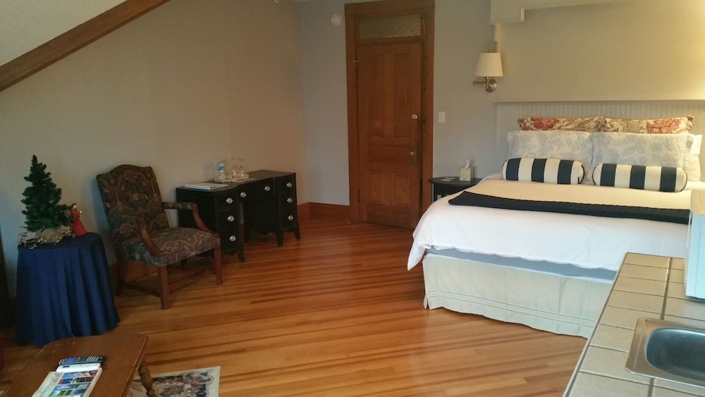 Presidential Room, Non Smoking, Private Bathroom (Kennedy) photo 1