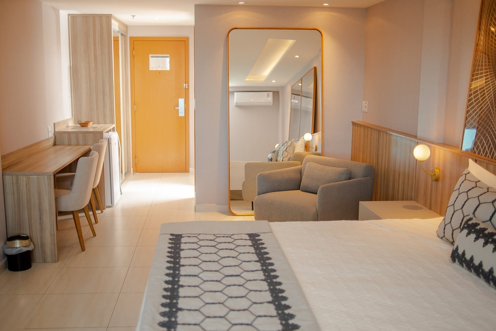 Presidential Suite, Non Smoking, Beach View photo 3