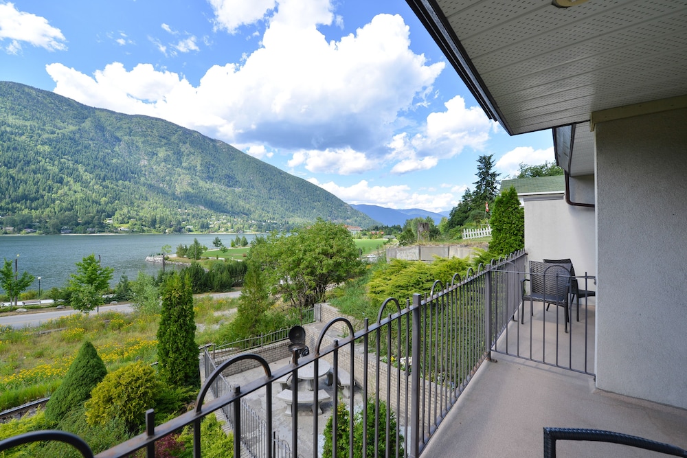 Room, 1 King Bed, Balcony photo 3