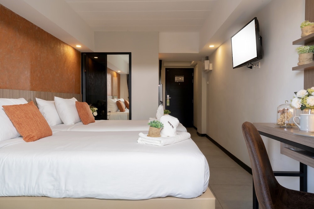 Deluxe Twin Room photo 3