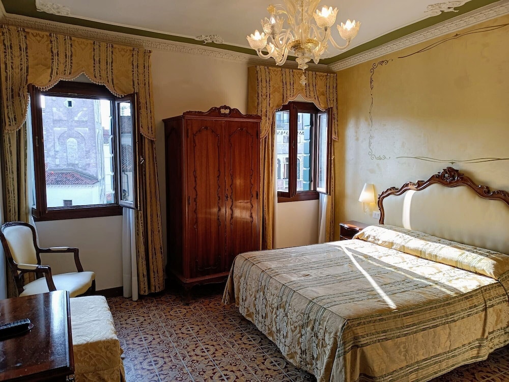 Standard Double Room, City View