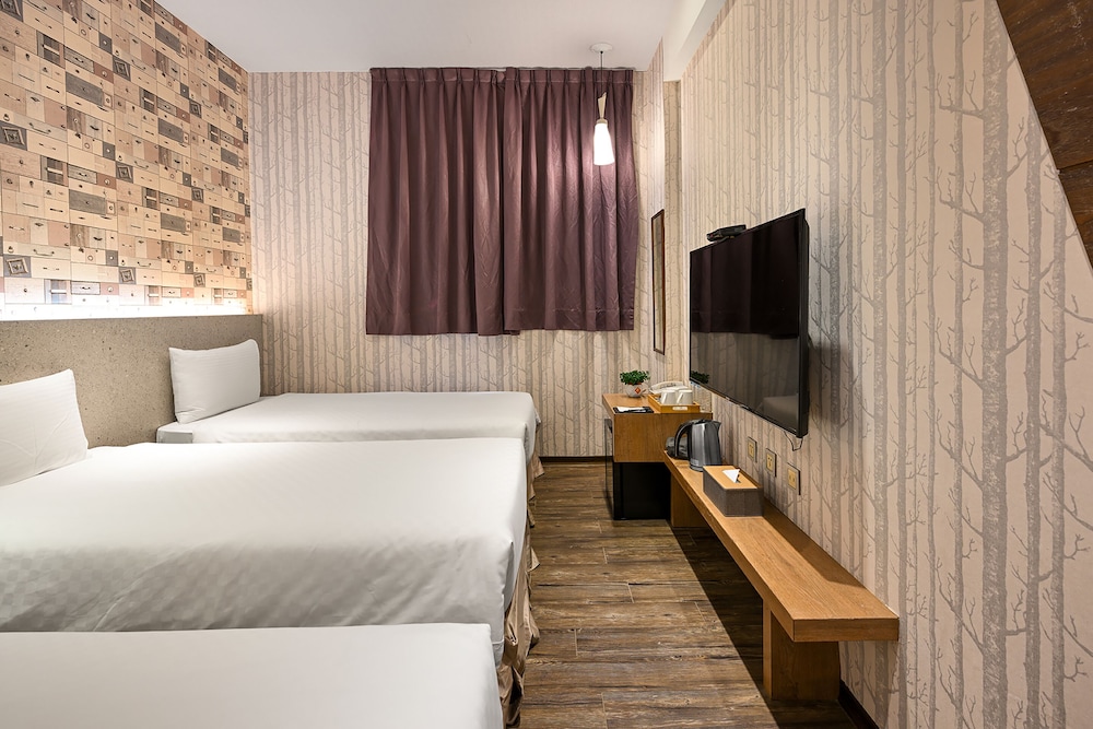 Deluxe Triple Room photo 3