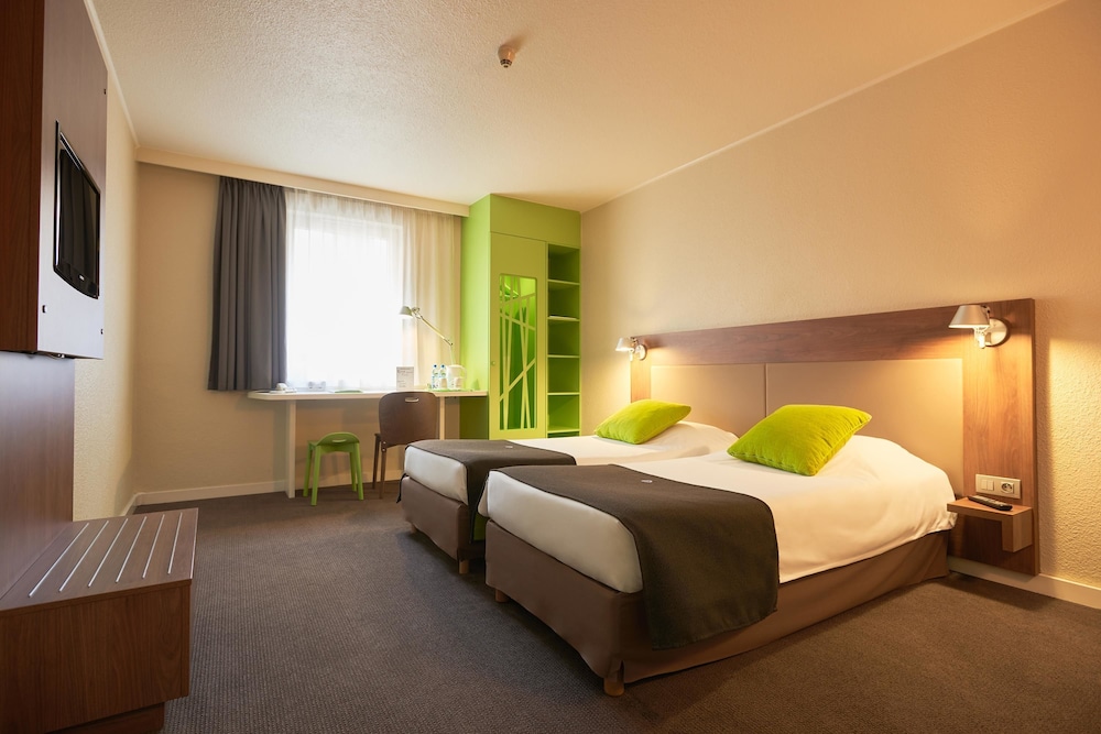 Standard Room, 2 Twin Beds photo 2