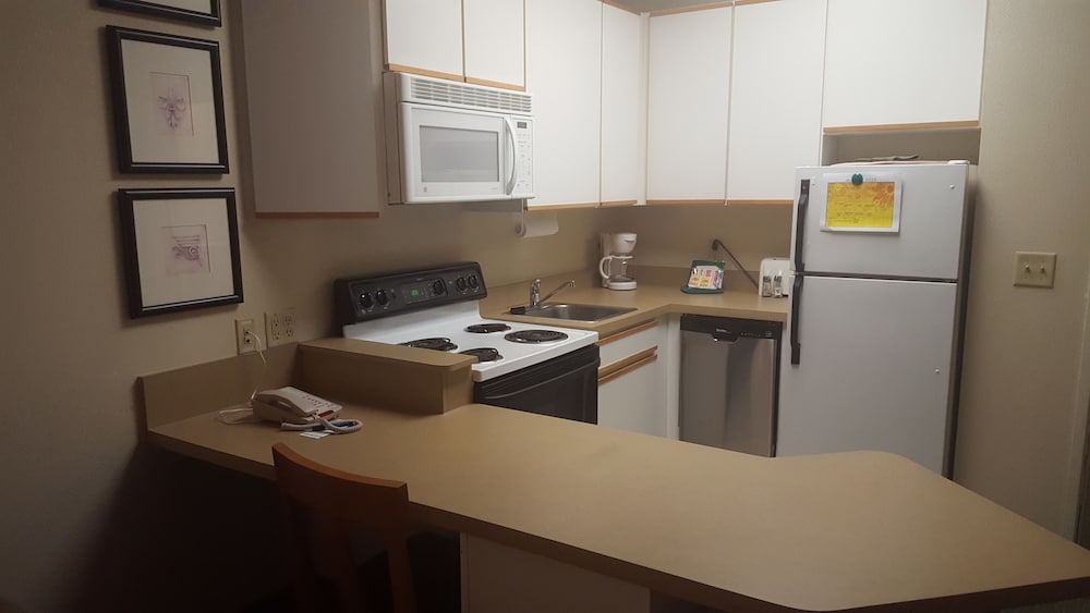 Suite, 1 Twin Bed, Accessible, Non Smoking (1 King & 2 Queen Beds) - Photo 4