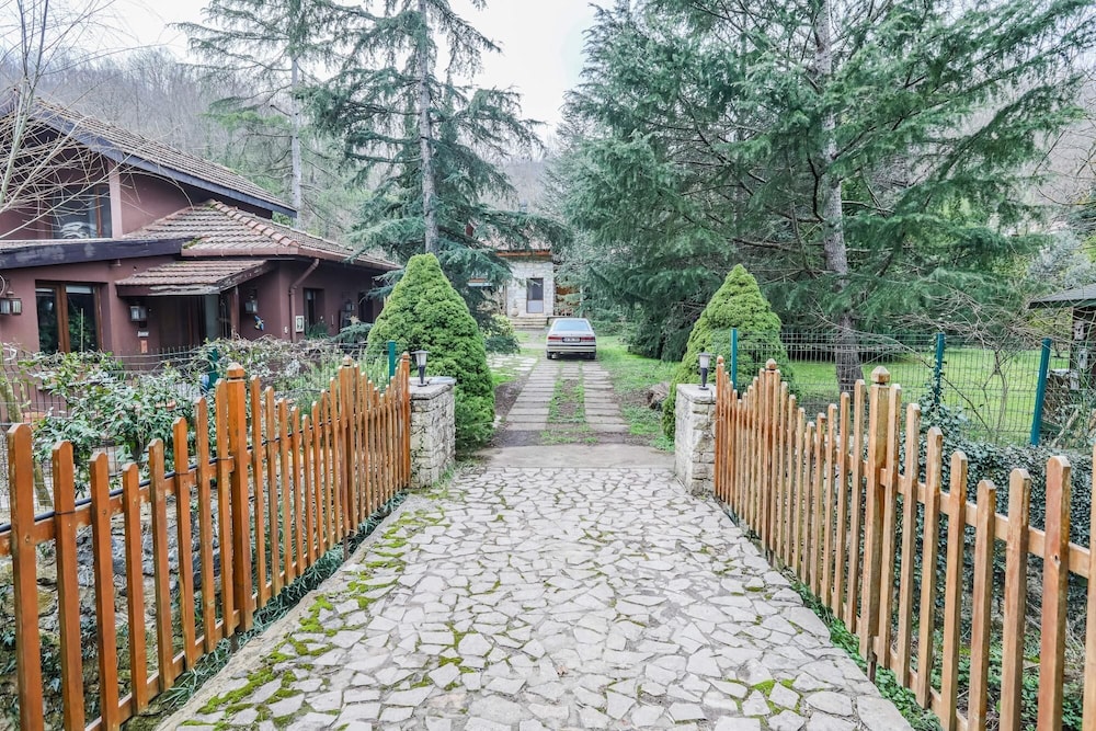 Villa photo 2
