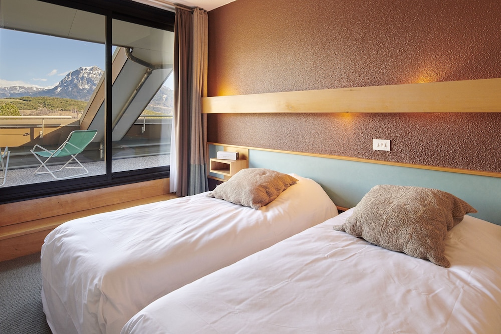 Standard Twin Room photo 2