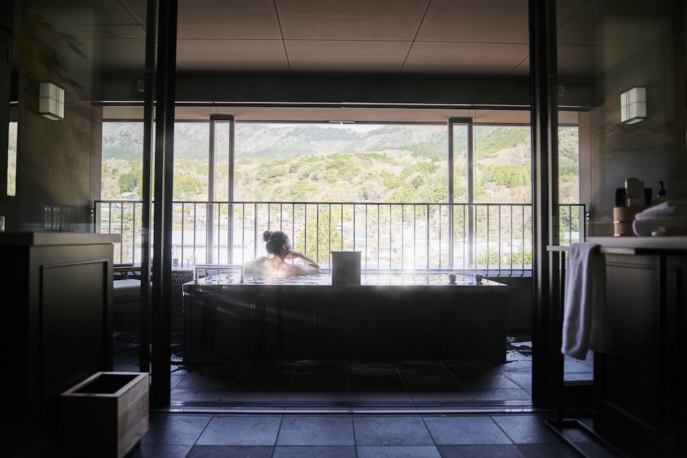 Suite, 2 Twin Beds, River View (Private Hot Spring) - Photo 6