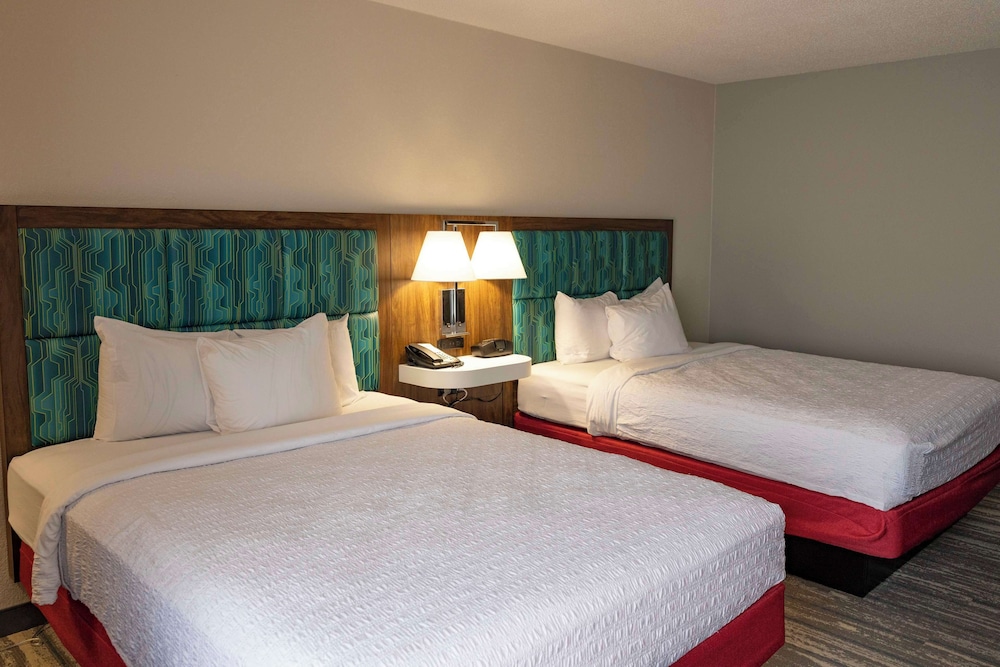 Two Double Beds Accessible - Photo 5