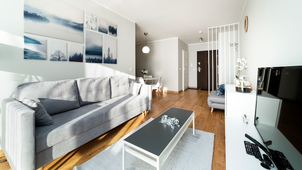 Apartment (90)