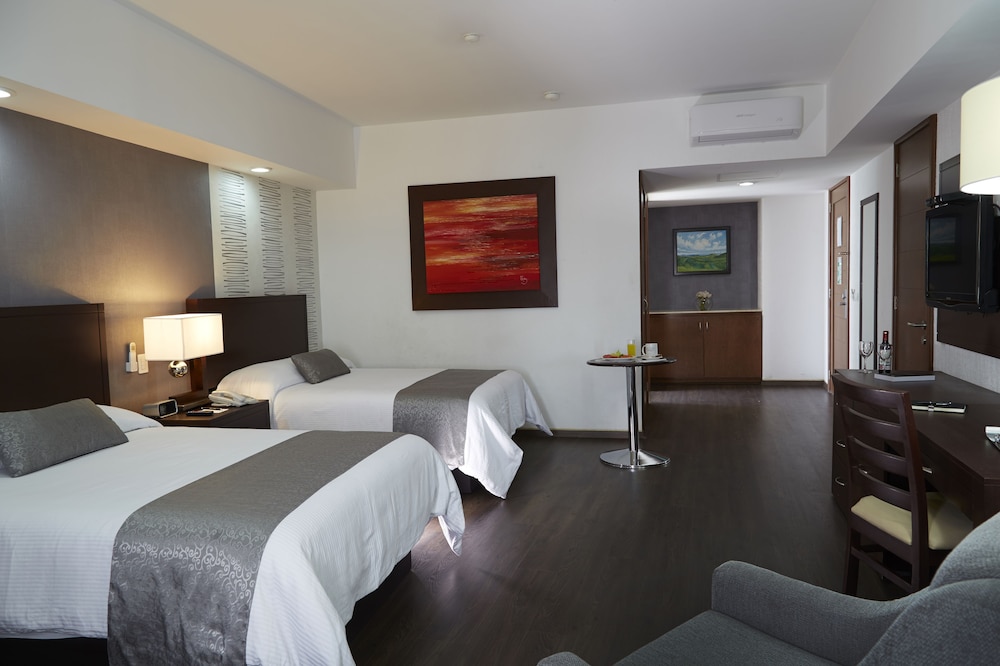 Executive Suite, 2 Double Beds (2 camas matrimoniales) - Photo 7