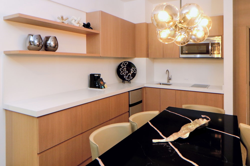 Suite, 1 Bedroom (Primary) photo 3