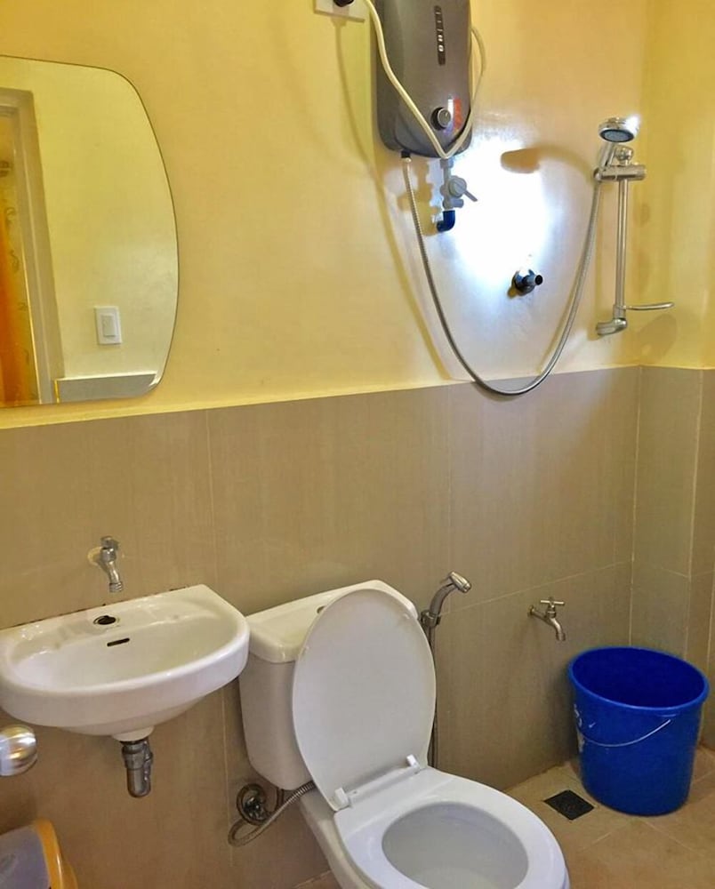 Basic Triple Room photo 2