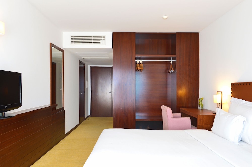 Superior Double or Twin Room - Photo 5