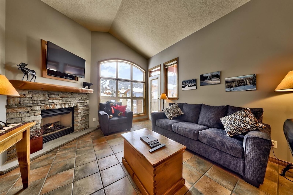 Condo, 2 Bedrooms photo 1