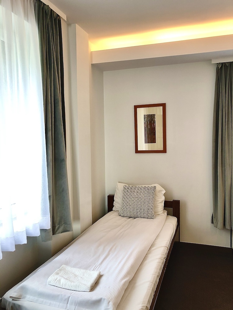 Standard Double Room Single Use, Private Bathroom photo 2