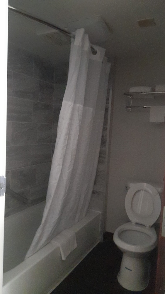 Standard Room, 1 King Bed - Photo 13