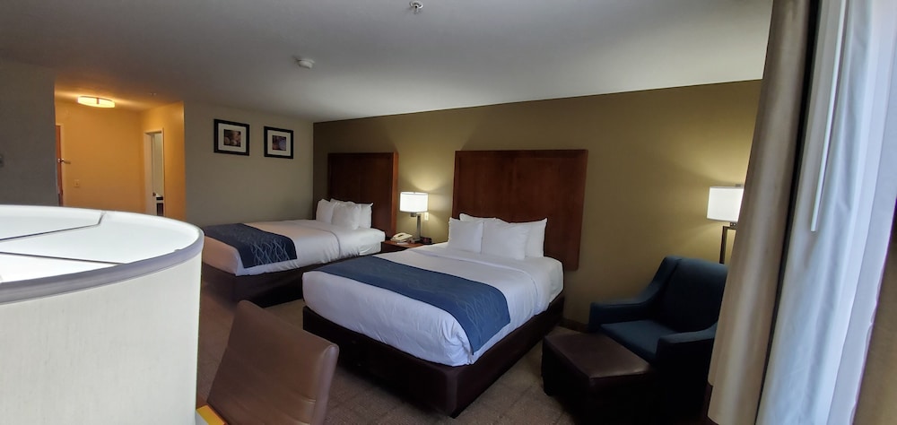 Standard Room, 2 Queen Beds, Non Smoking - Photo 3