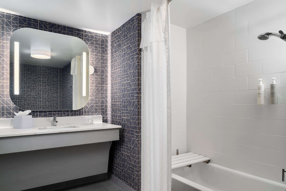 Classic Studio Suite, 1 King Bed with Sofa bed, Accessible, Bathtub (Mobility & Hearing) - Photo 1