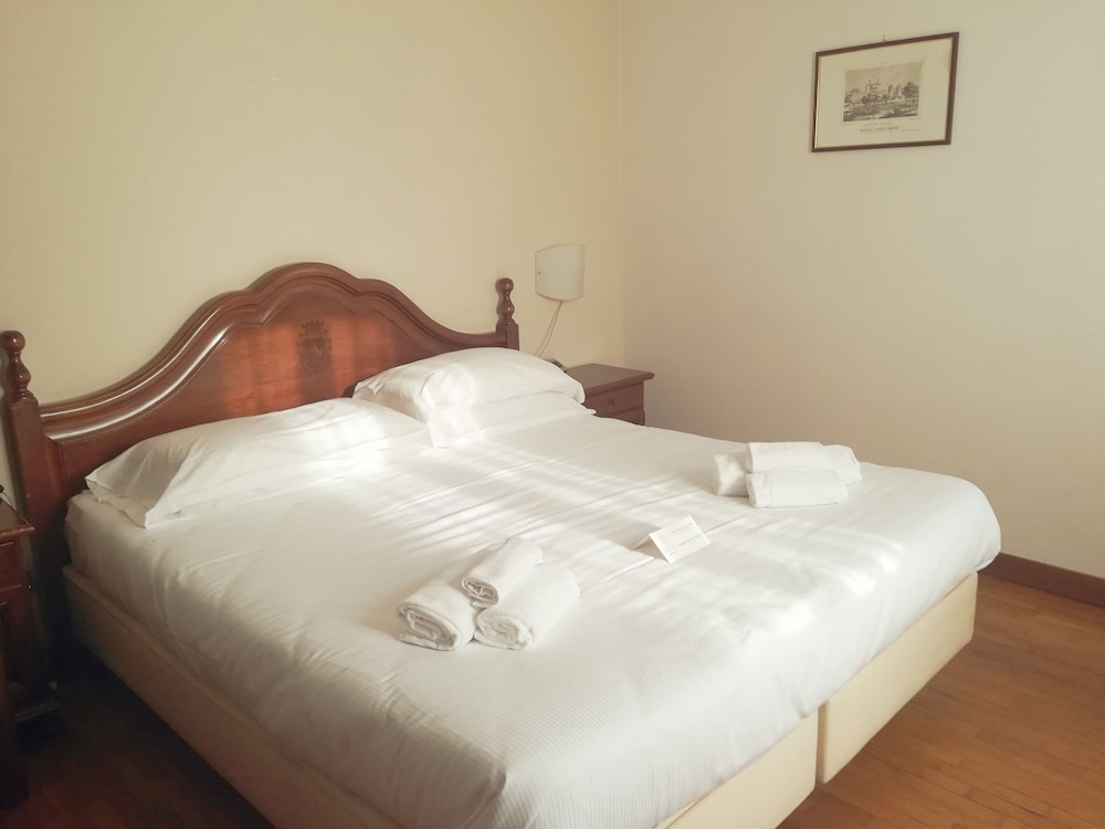 Standard Double or Twin Room photo 1