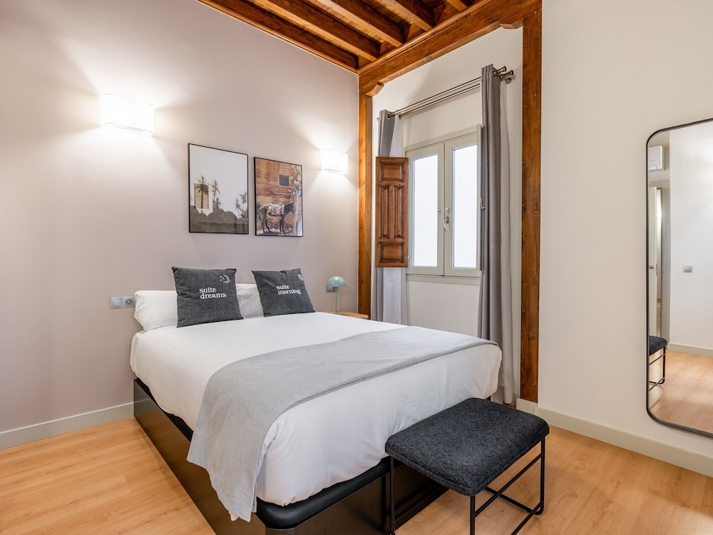 One-Bedroom Apartment with Balcony - Photo 16