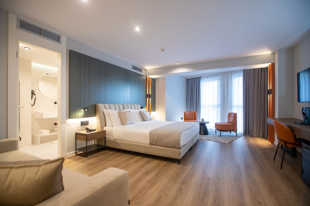 Premium Room, 1 Queen Bed, Balcony