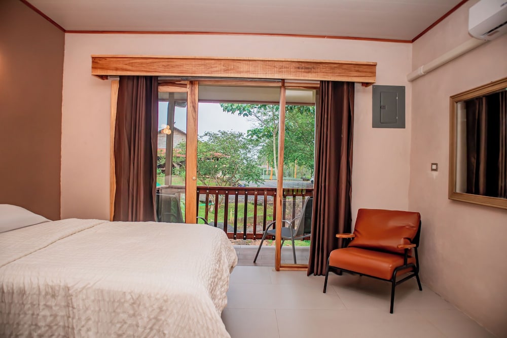 Superior Quadruple Room, 2 Double Beds photo 2