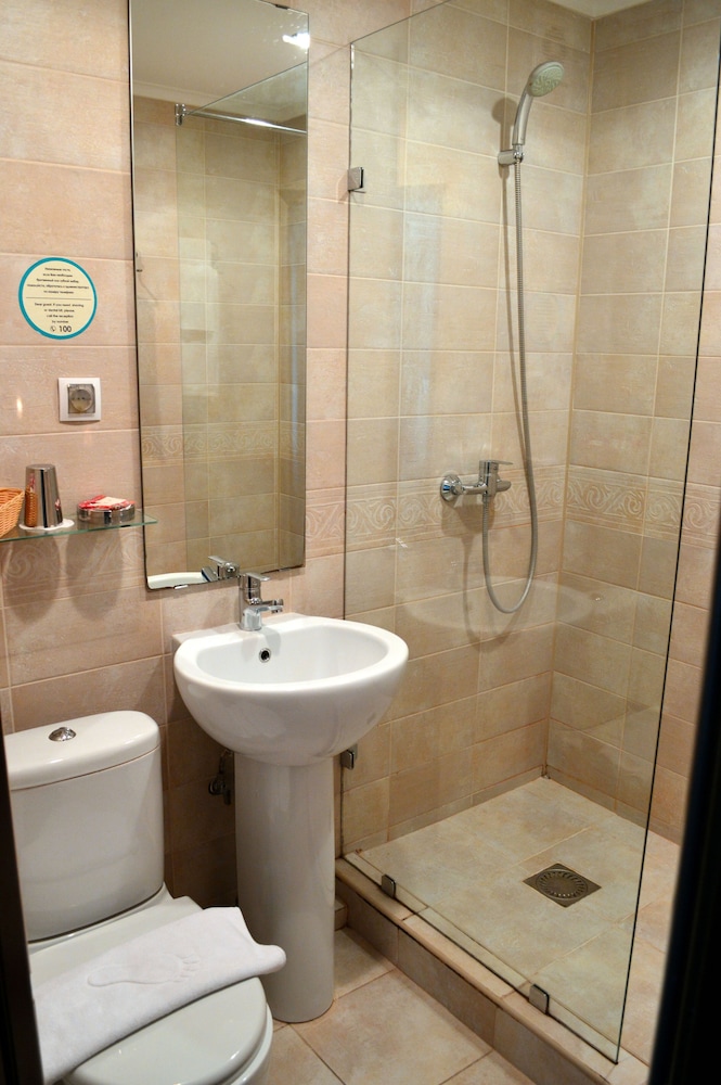 Standard Double Room, 1 Queen Bed, Balcony photo 3