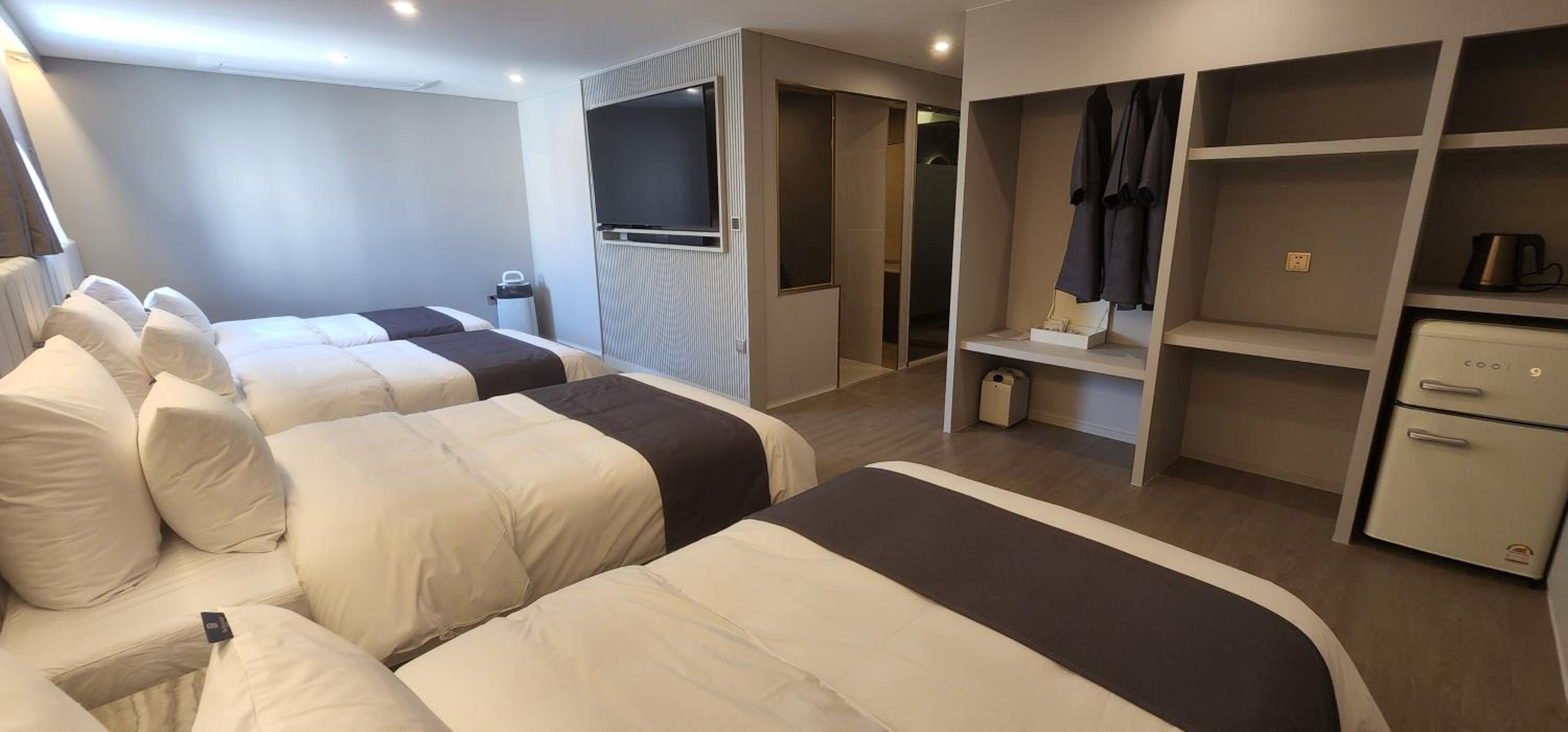 Single Quarter Room photo 3