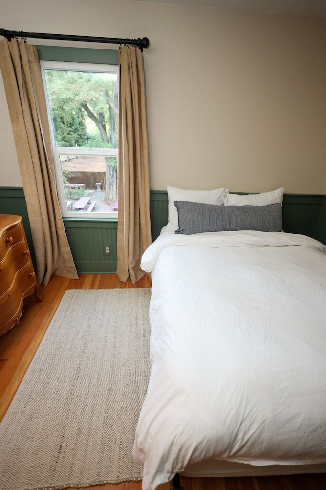 Suite, Shared Bathroom (Double Bed) photo 3
