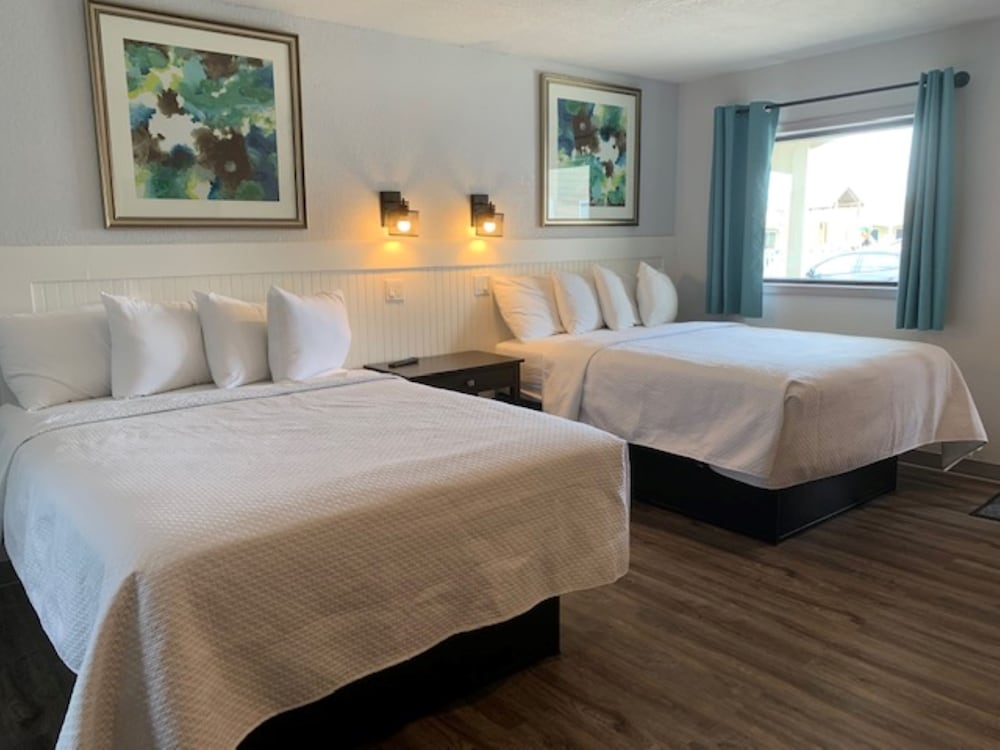 Standard Double Room, 2 Queen Beds, Kitchenette, Courtyard View
