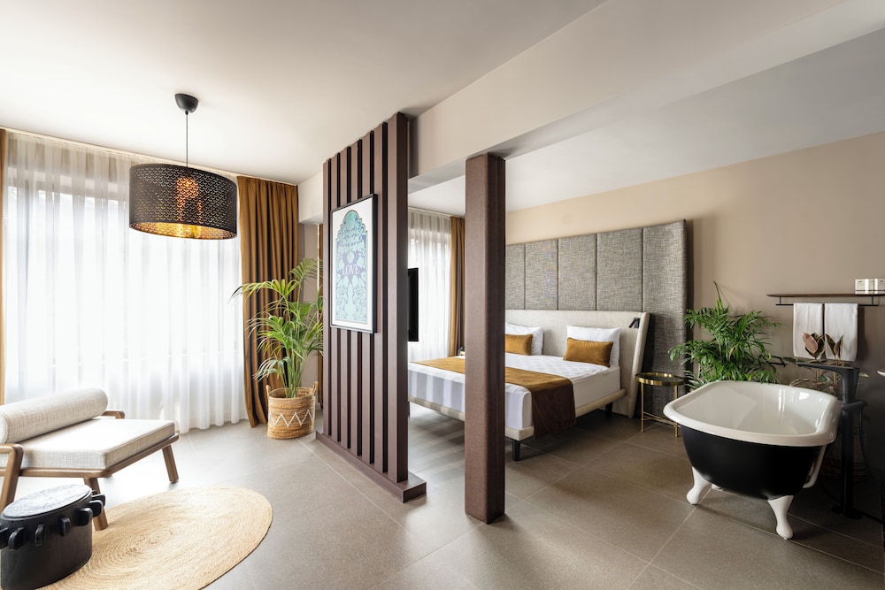 Superior Suite - Photo 1