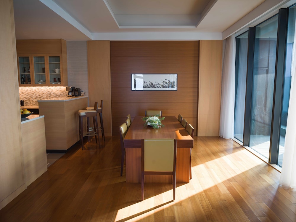 Three Bedroom (Non Smoking), -1Th Floor