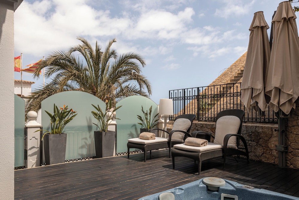 Grand Suite, Terrace, Partial Sea View Grand Suite, Terrace, Partial Sea View
