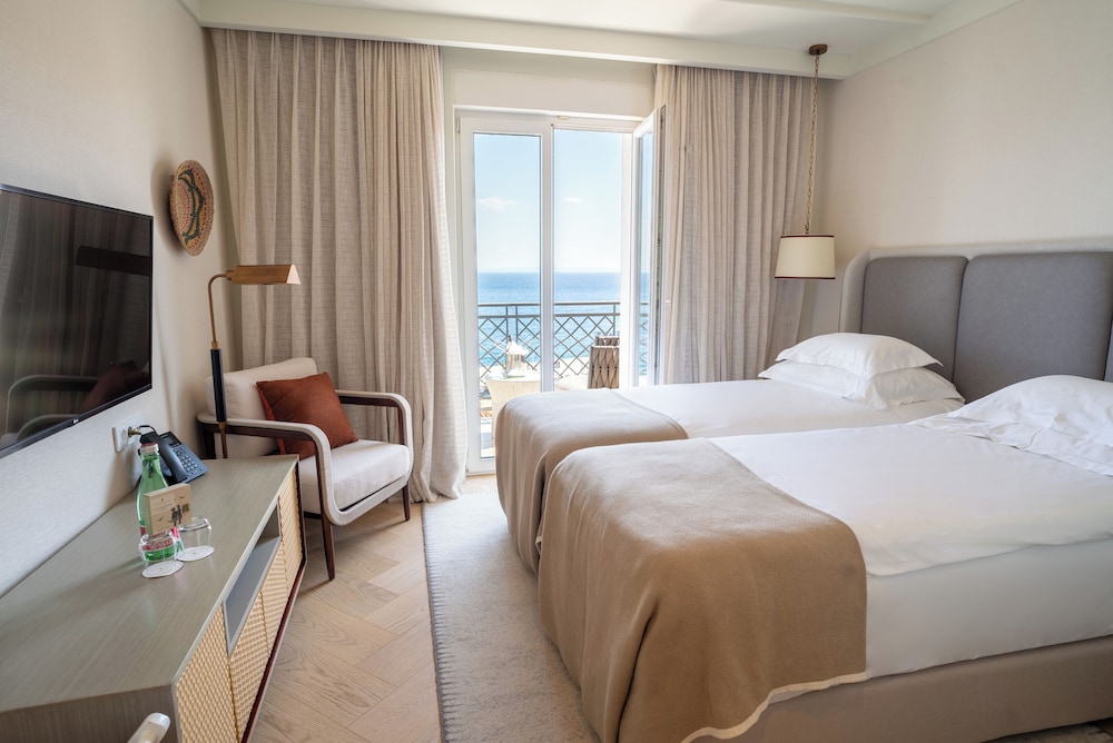Superior Double/Twin Room Villa Camellia Sea View - Photo 1