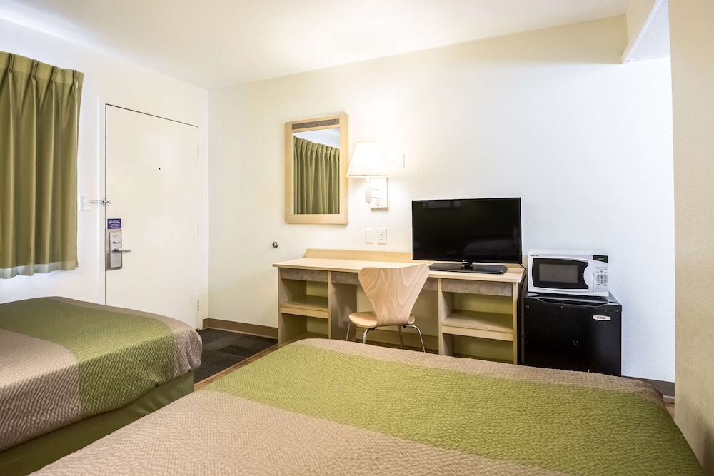 Standard Room, 2 Double Beds, Non Smoking, Kitchenette photo 2