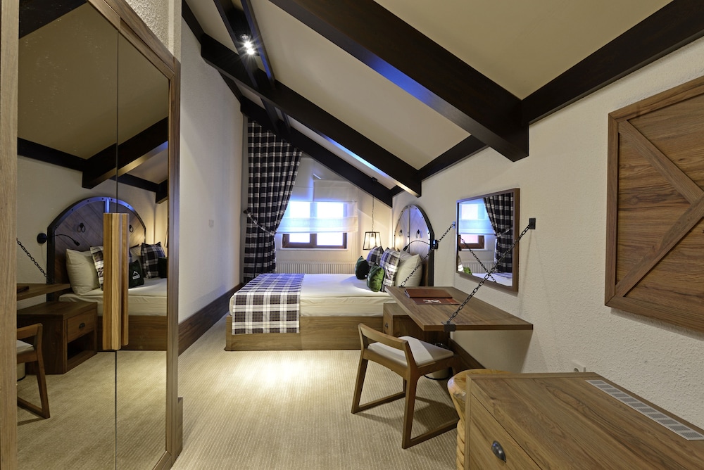 Deluxe Suite photo 2