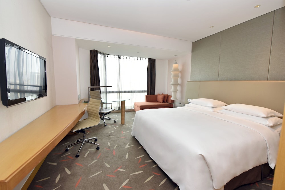 Standard Room, 1 King Bed - Photo 4
