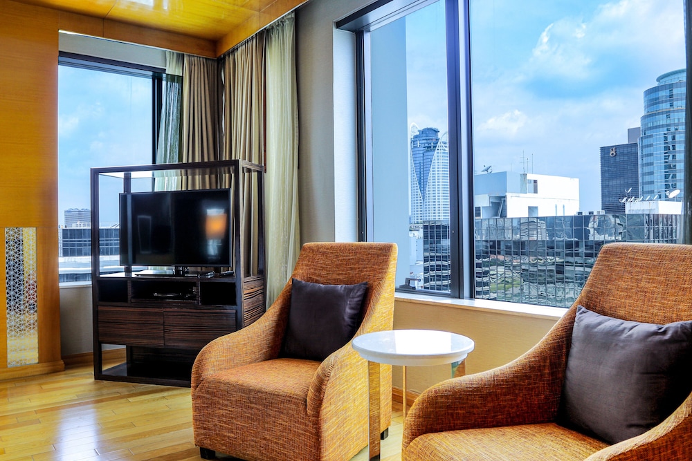 Executive Suite, 1 King Bed, High Floor, Non Smoking