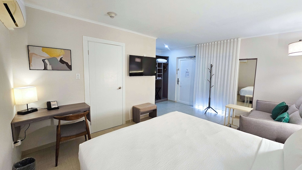 Deluxe Room, 1 King Bed, Non Smoking (with Sofabed)