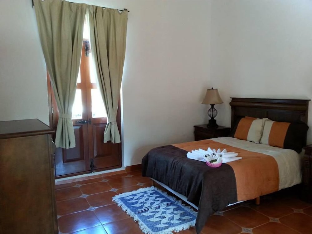 Comfort Suite, 1 King Bed photo 1
