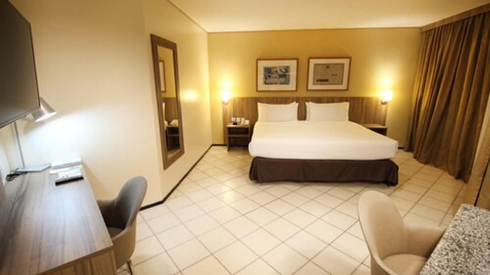 Premium Room, 1 King Bed, Balcony - Photo 5
