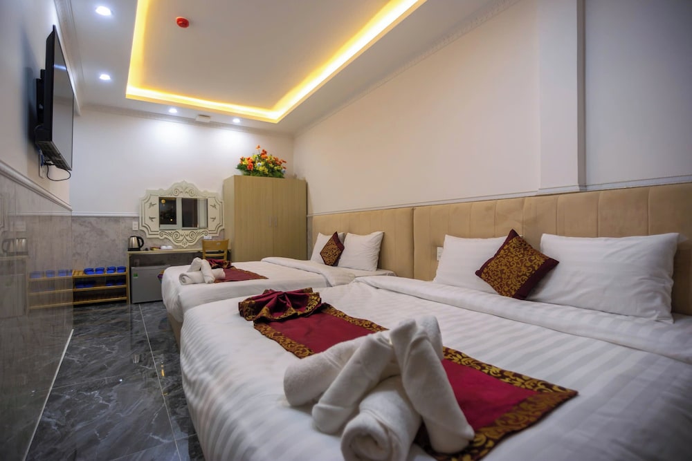 Family Twin Room, 2 Queen Beds, Non Smoking, Private Bathroom
