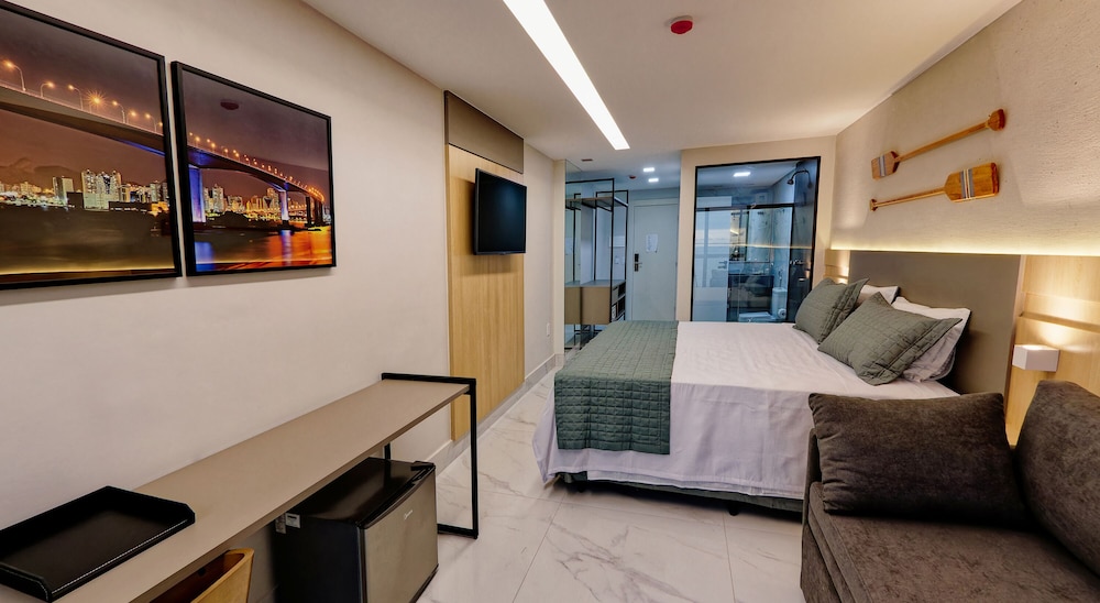 Deluxe Studio Suite - Photo 2