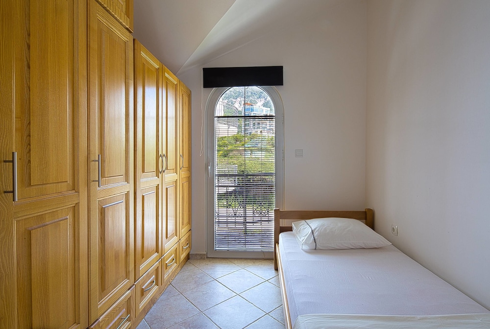 Comfort Apartment, 3 Bedrooms, Terrace, Sea View