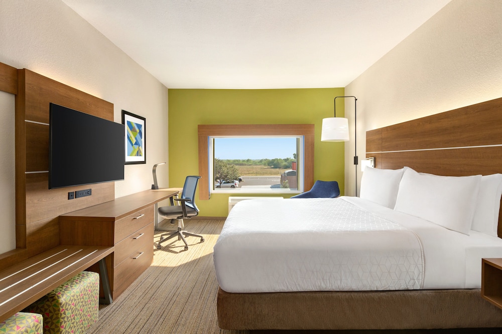 Suite, 1 King Bed - Photo 1