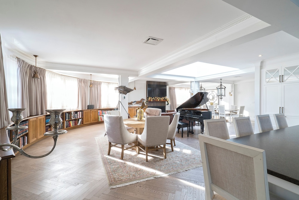 Royal Suite (Building B, No Pets allowed, No groups) - Photo 12