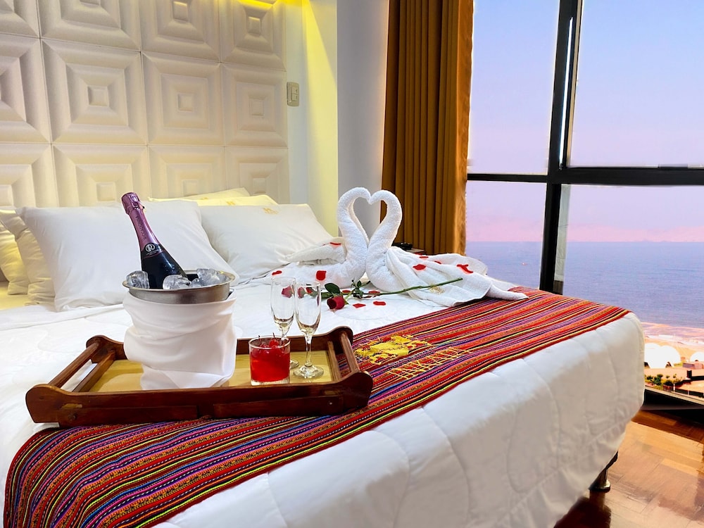 Presidential Room, 1 King Bed photo 2