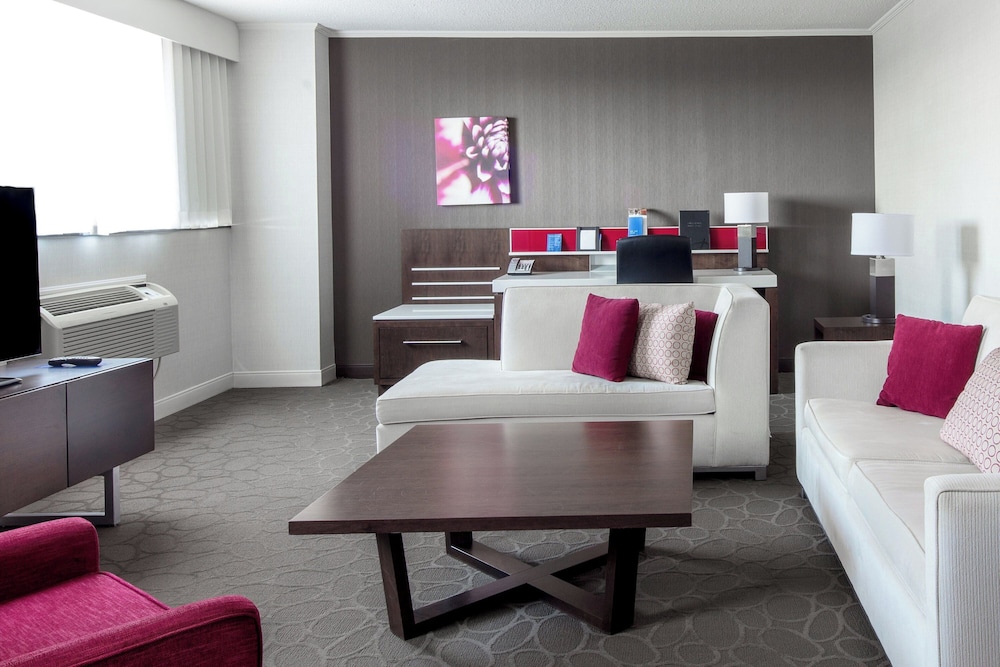 Club Room, 1 King Bed photo 1