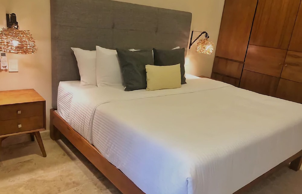 Apartment, 1 Bedroom, Pool View