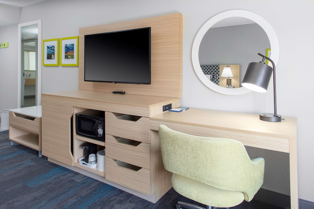 Room, 1 King Bed (Study) - Photo 1
